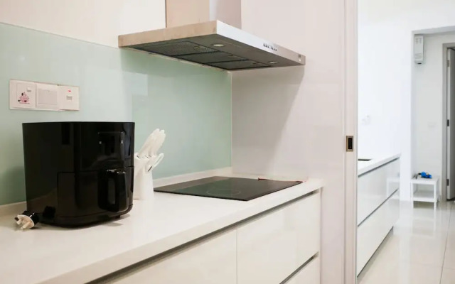 May Full Seaview Luxury Suite