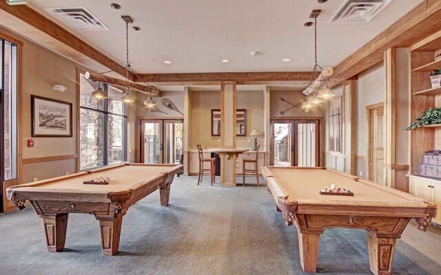 8401 Buffalo Lodge by RedAwning