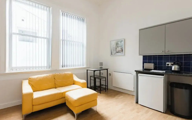 Platform City Studio Apartment No.9