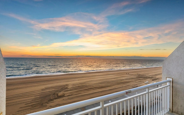 Ocean Sands Resort, Oceanfront, Virginia Beach by Vacatia