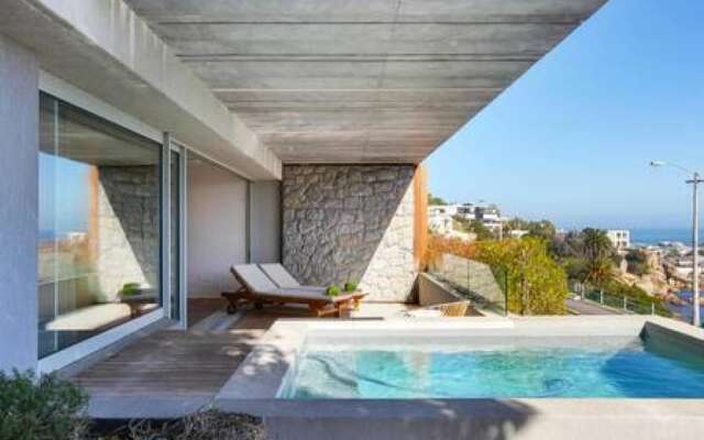 Modern Seaside Apartment w Incredible Views Lillamton