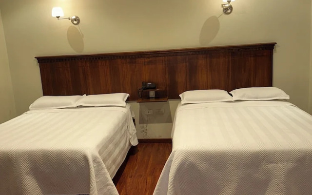 Hotel & Suites El Quijote