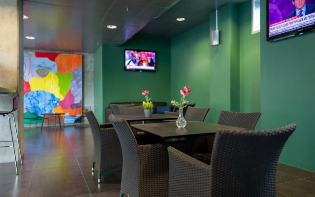 CABINN Metro Hotel