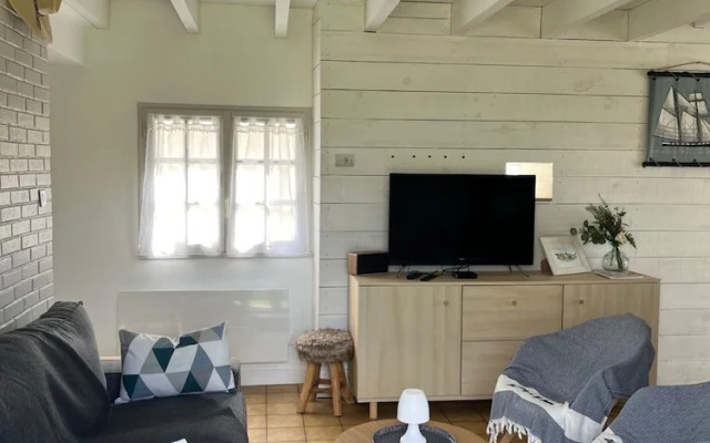 Pretty House 50m From the sea