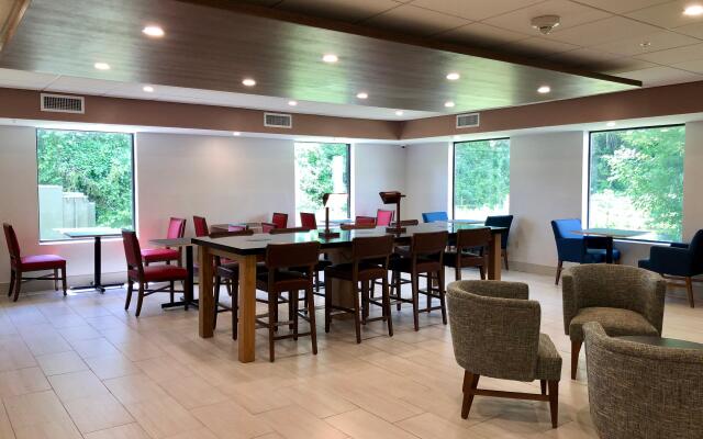 Holiday Inn Express Hotel & Suites Great Barrington, an IHG Hotel