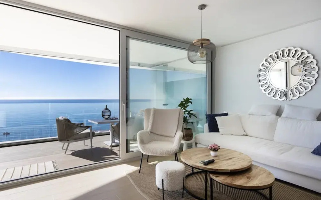 Stunning Seafront Apartment in Carvajal Beach