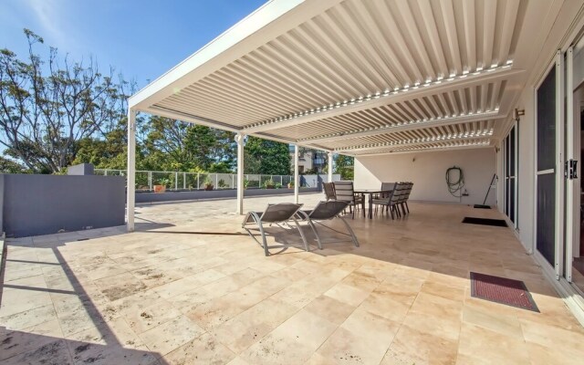 Mantra Aqua, Penthouse 83/1A Tomaree Street