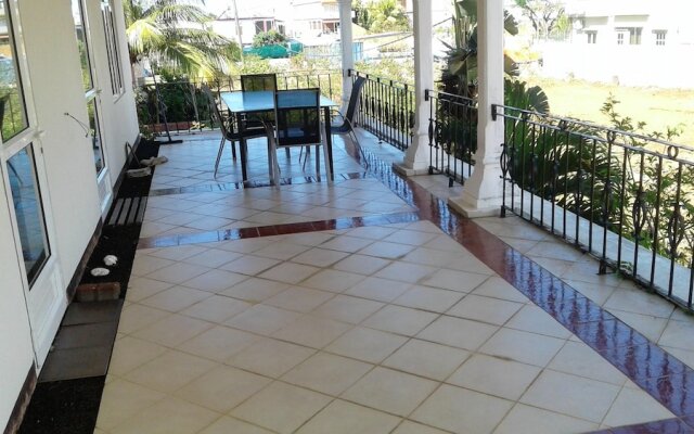 House With 2 Bedrooms in Trou aux Biches, With Wonderful sea View, Fur