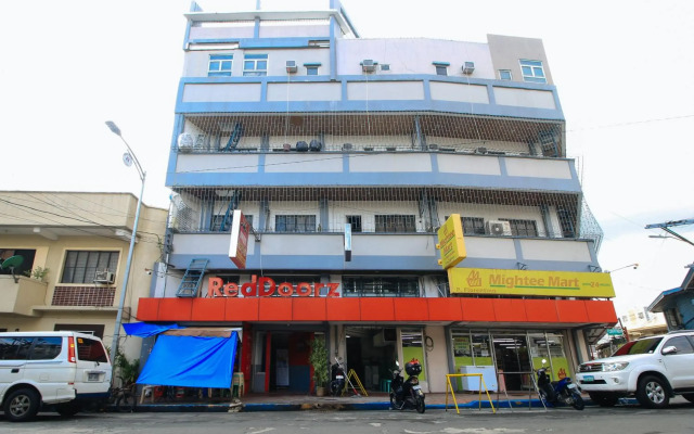 RedDoorz @ P Florentino Street Sampaloc Manila