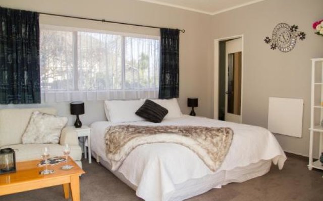 Martinborough Experience Accommodation Bed & Breakfast