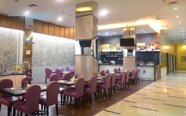 World Hotel