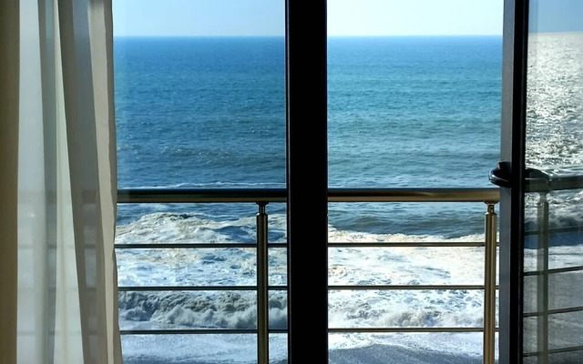 Iveri Beach