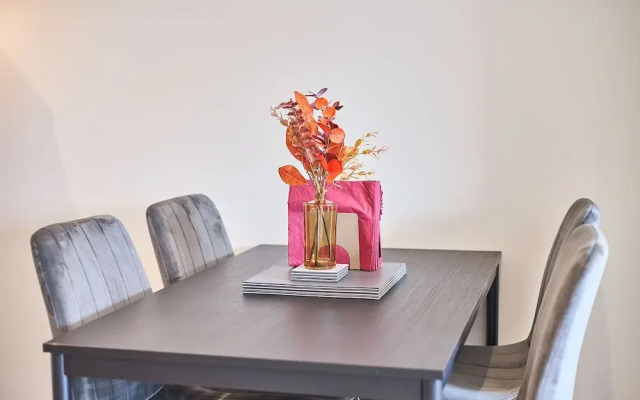 Host Stay Richmond Place 307