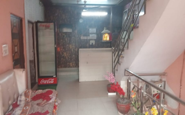 Goroomgo Anand Guest House Mathura