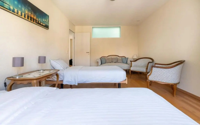 Lakeside Apartment with panoramic view on the lake