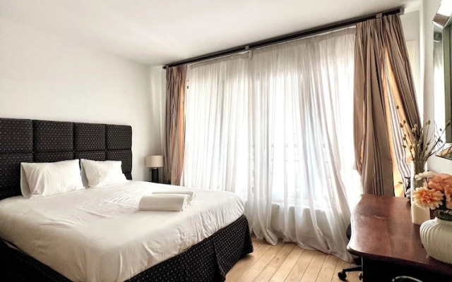 Peaceful 2 minutes European Parliament