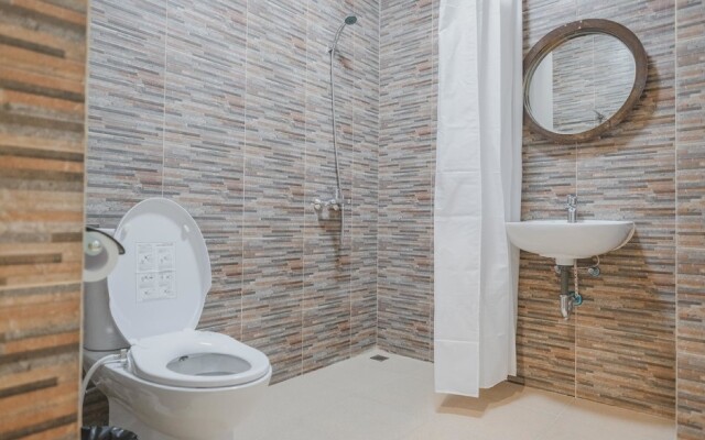 RedDoorz Plus near Soekarno Hatta Airport 2