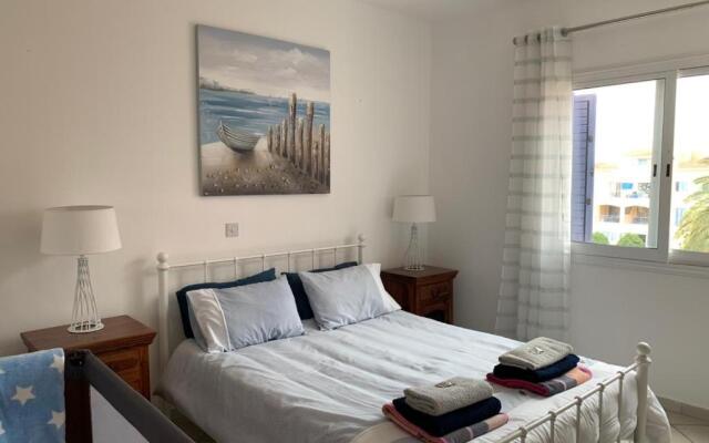 Comfortable 2 bedroom apartment in popular Limnaria Gardens