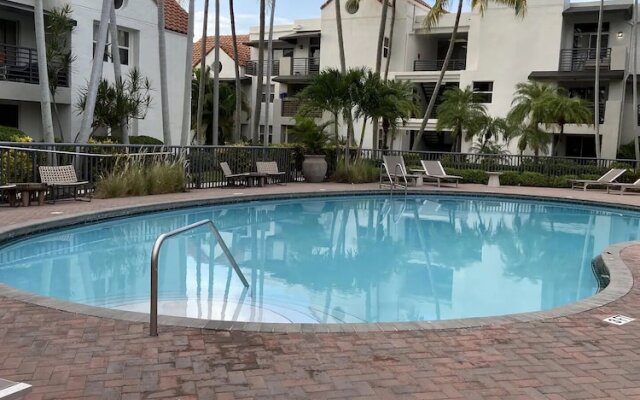 Dharma Home Suites Dania Beach at Sheridan Ocean Club