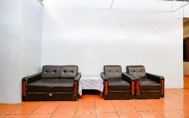 Griya Sakura Syariah Solo by OYO Rooms
