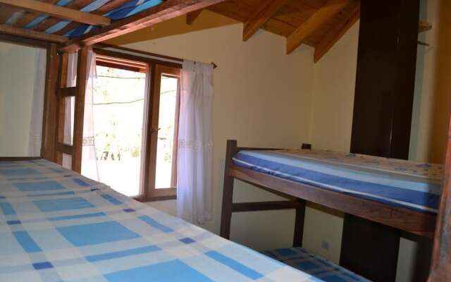 Camping y Hostal El Ovejero