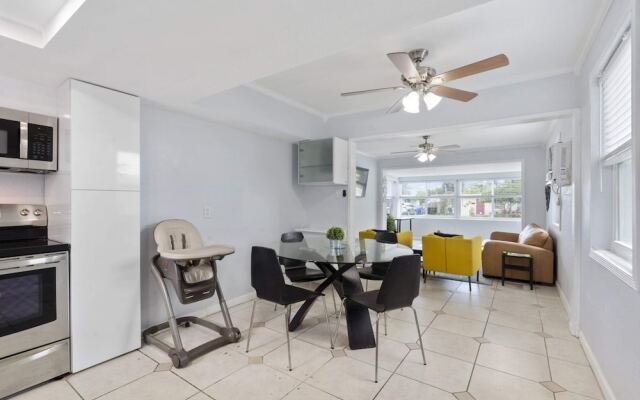Private House 2 BDR BBQ Garden Parking