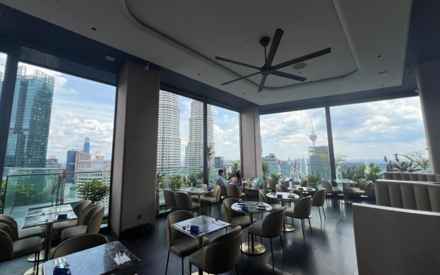 Super Star Suite 5min KLCC Netflix 1cp