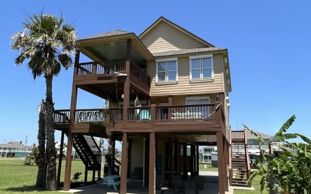 Sea-renity 3 Bedroom Home by Redawning