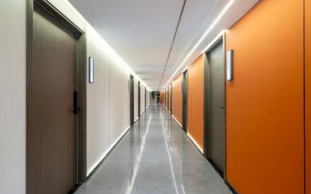 i Electronic Sports Hotel (Jiaozuo High-Speed Railway Station Wanda Plaza)