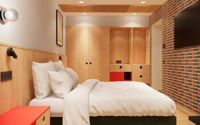 Aston Hotel