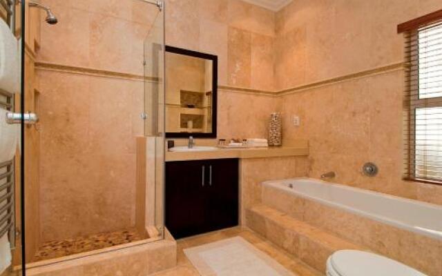 Azure View Luxury Apartment