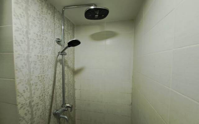 Capital O 93481 Apartement Grand Asia Afrika By Kelola Room