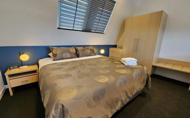 Semaphore Blue Apartments