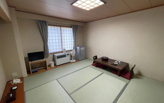 Kitaguni Grand Hotel – Guest Rooms – Rishirifuji