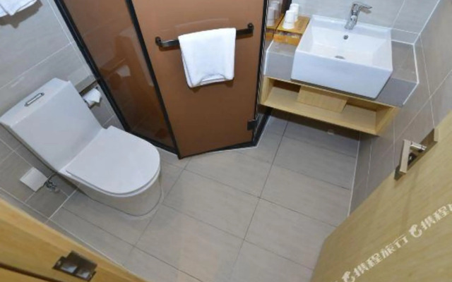 Qinchi Select Hotel