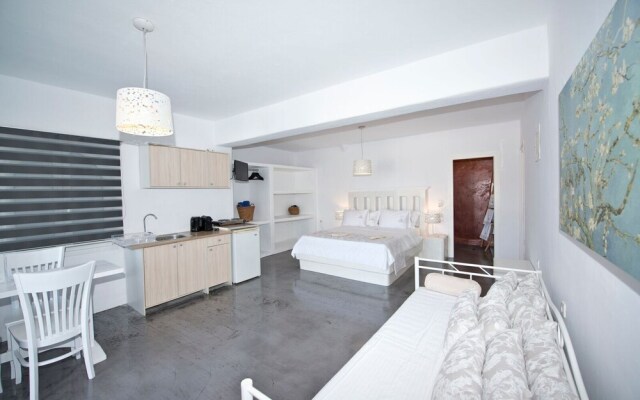 Anixi Lounge Suites - Adults Only