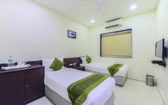OYO 16703 Hotel The Platinum