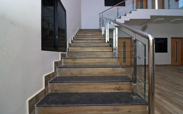 OYO Flagship 39764 Mahendra Greens