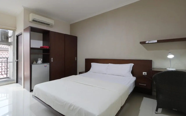 Clover Residence Near Mall Ambassador