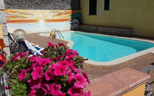 Residenza Borgo Marino