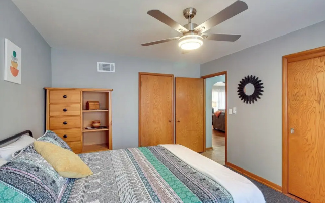 Missouri Escape w/ Furnished Patio, Near Downtown!