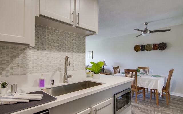 The Luxe Suites of Temecula Heights