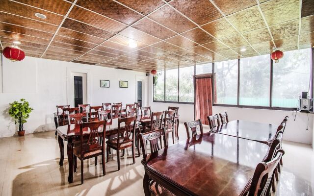 FabHotel Green Forest