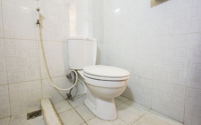 Capital O 93391 Golden Manggis Hotel Near SMKN 1 Lingsar