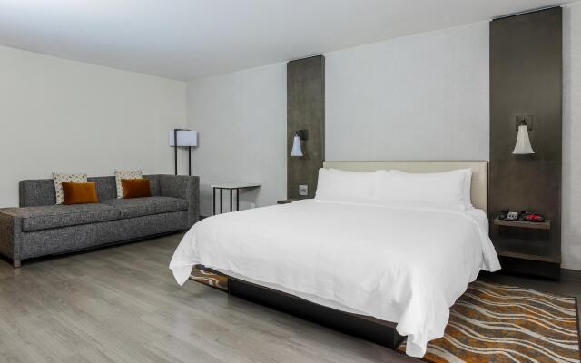 Marriott Riverside at the Convention Center