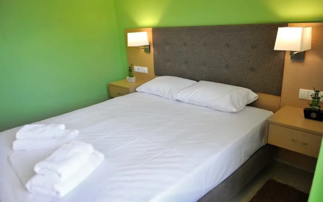 Vliho Bay Suites & Apartments