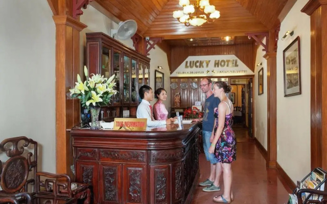 Lucky Central Hotel & Travel