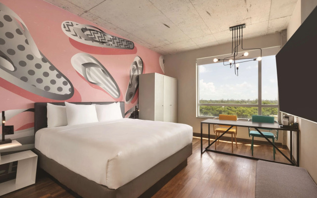 Kompose Boutique Hotel Miami Airport
