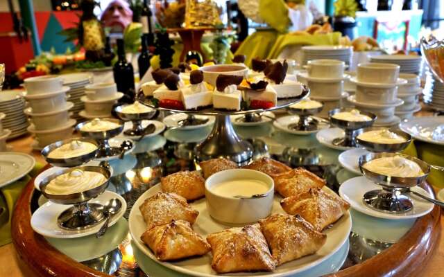 Real Plaza Hotel & Convention Center