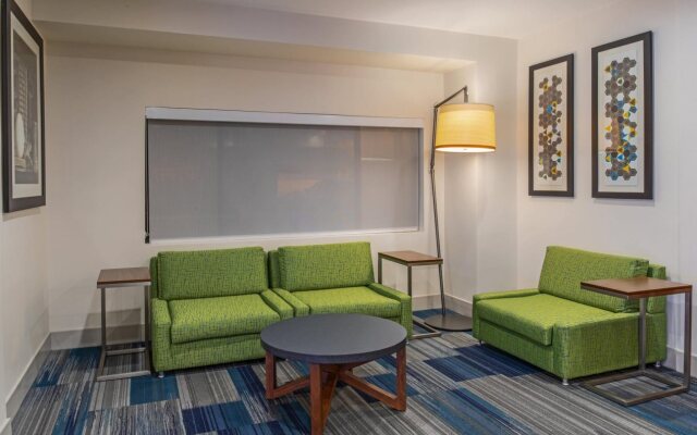 Holiday Inn Express & Suites Phoenix Tempe - University